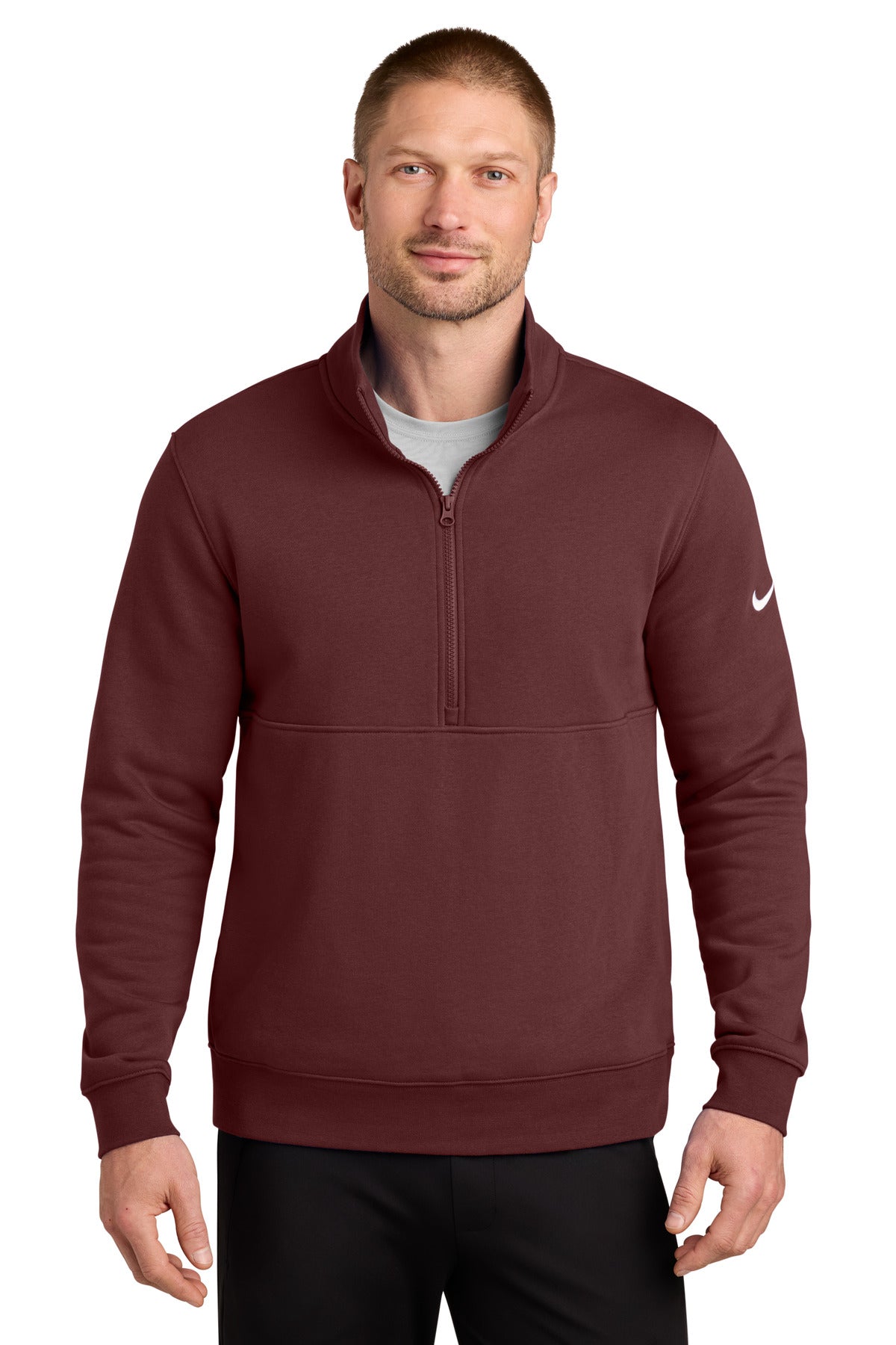 Nike Club Fleece Sleeve Swoosh 1/2-Zip NKDX6718 in Dark Team Red